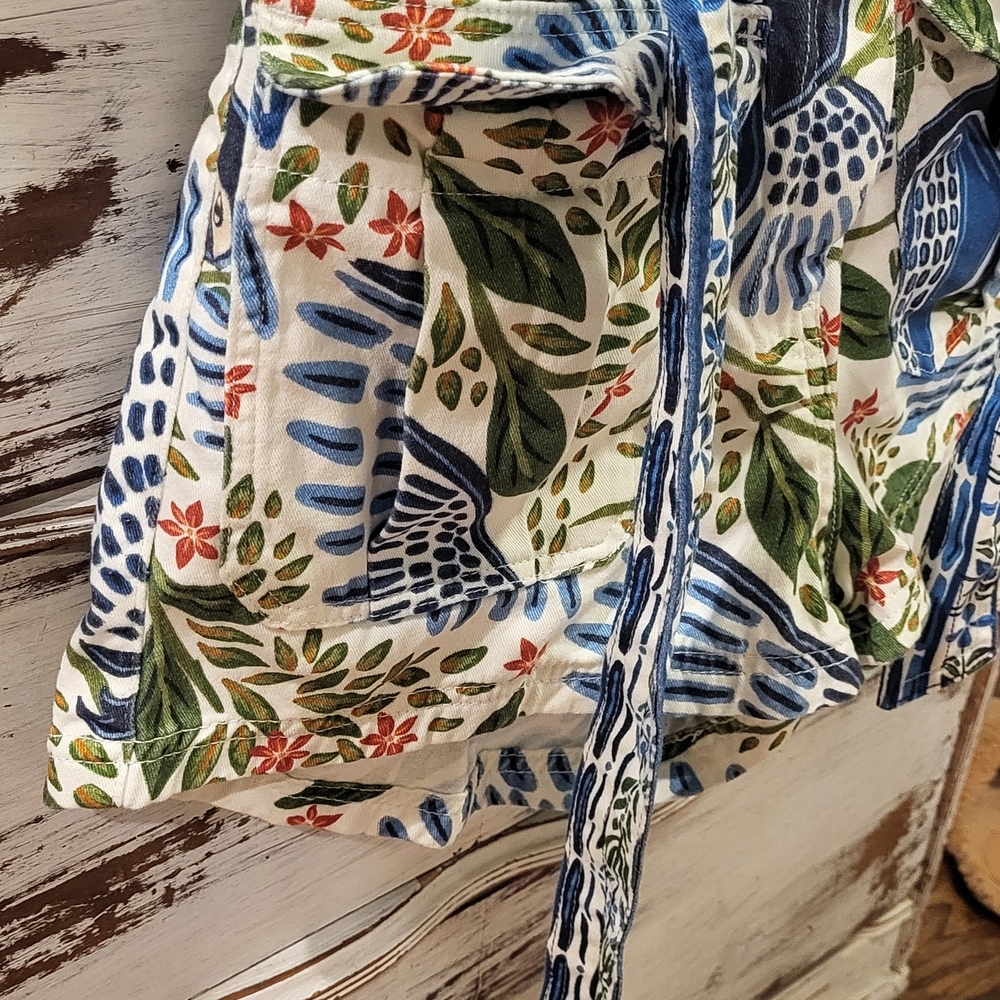 Colorful Patterned High-Waisted Shorts - Picture 5 of 5